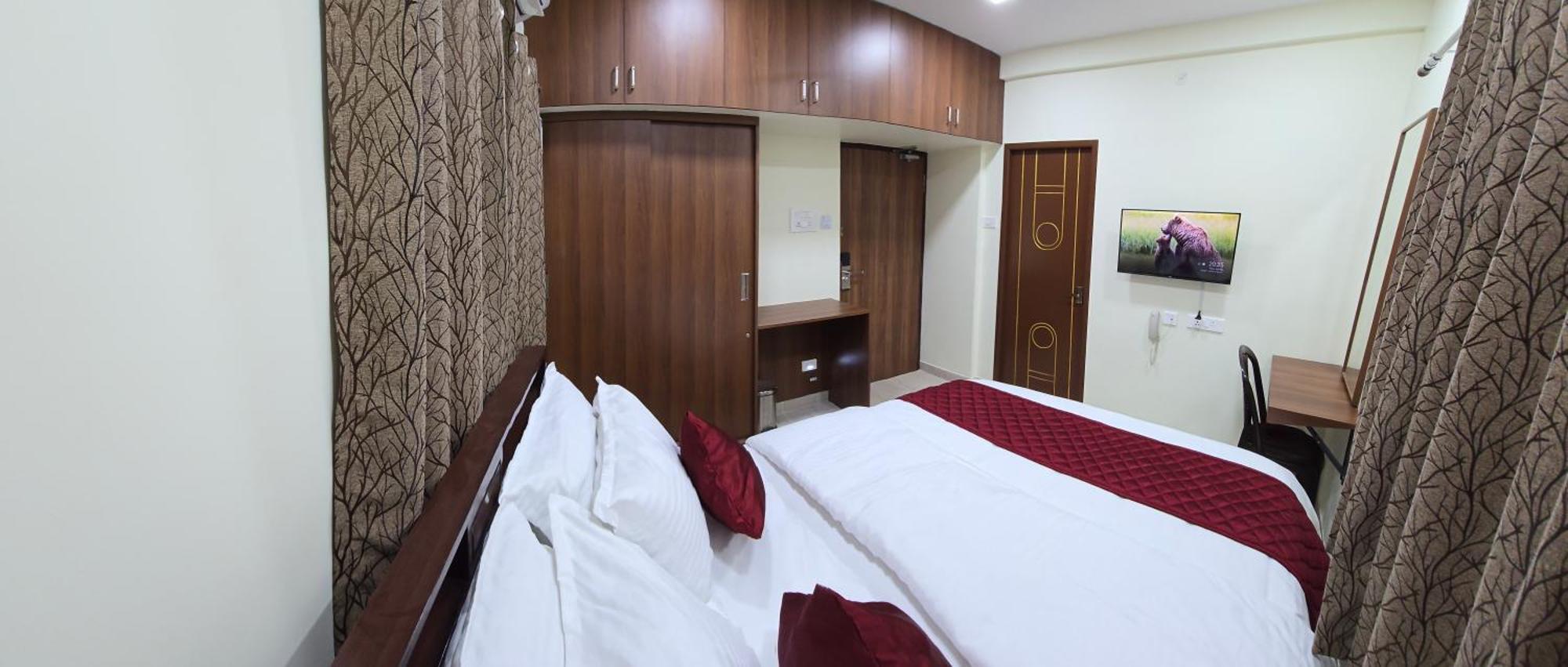Nj Residency Near Dlf It Park, Rmz Software Park, L&t Ecc, Trade Centre & Miot