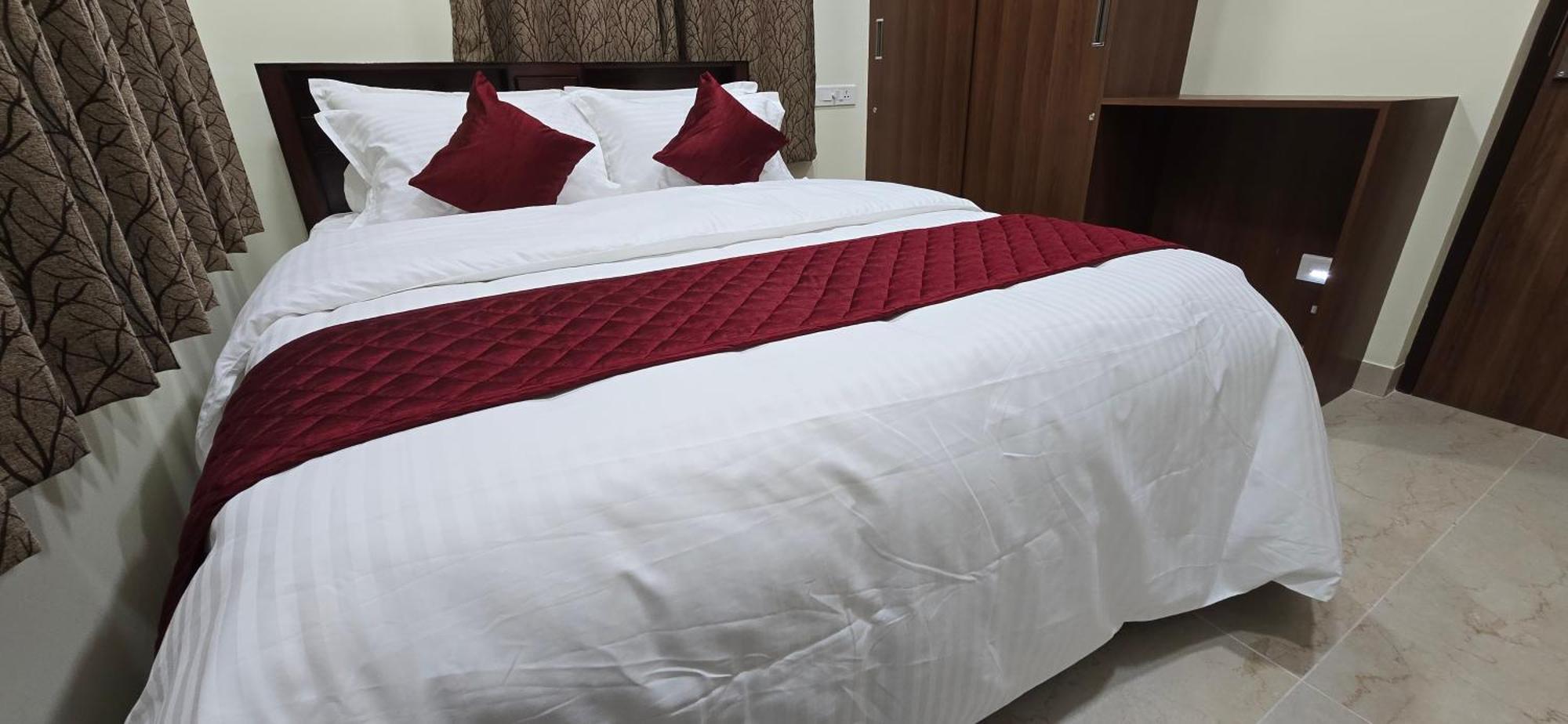 Hotel Nj Residency Near Dlf It Park, Rmz Software Park, L&t Ecc, Trade Centre & Miot