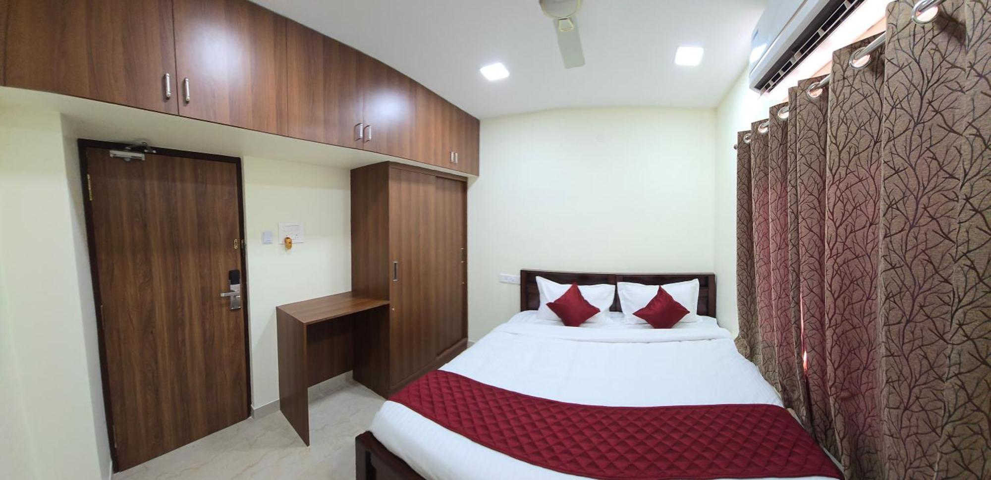 Hotel Nj Residency Near Dlf It Park, Rmz Software Park, L&t Ecc, Trade Centre & Miot *