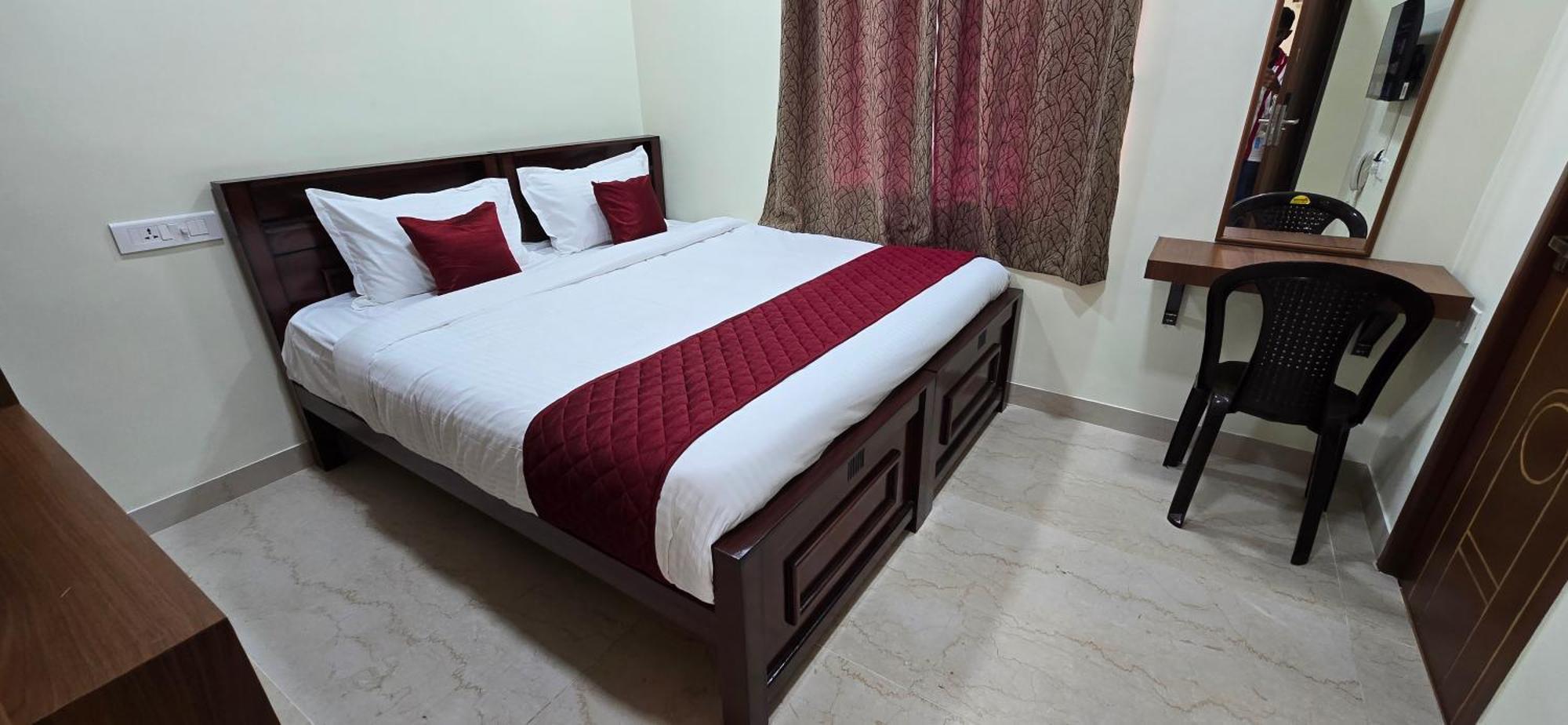 Nj Residency Near Dlf It Park, Rmz Software Park, L&t Ecc, Trade Centre & Miot Hotel *