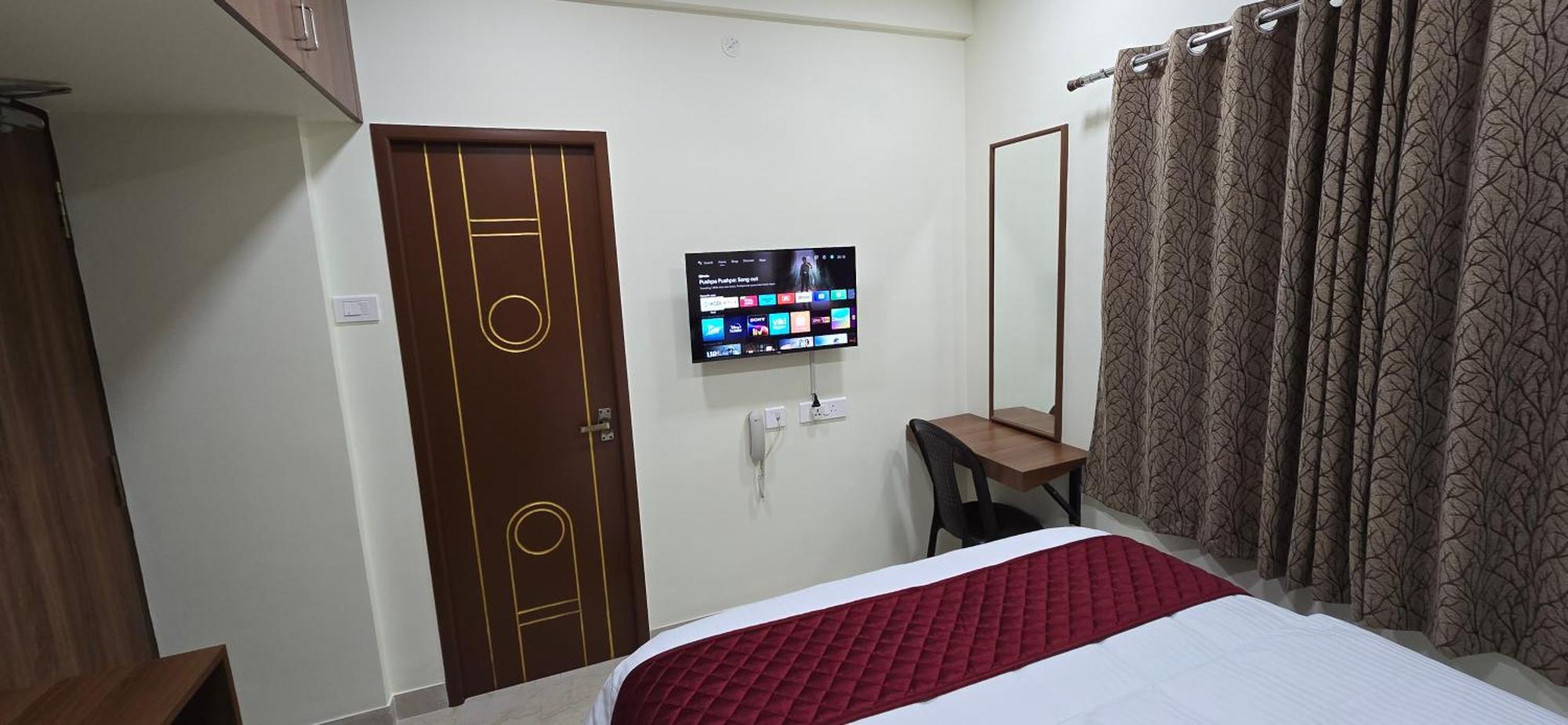 Hotel Nj Residency Near Dlf It Park, Rmz Software Park, L&t Ecc, Trade Centre & Miot *
