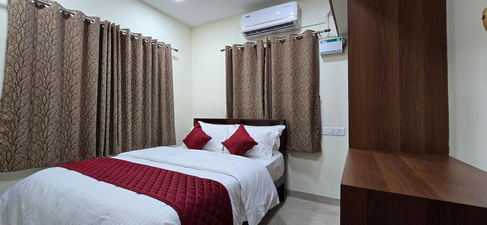 Hotel Nj Residency Near Dlf It Park, Rmz Software Park, L&t Ecc, Trade Centre & Miot *