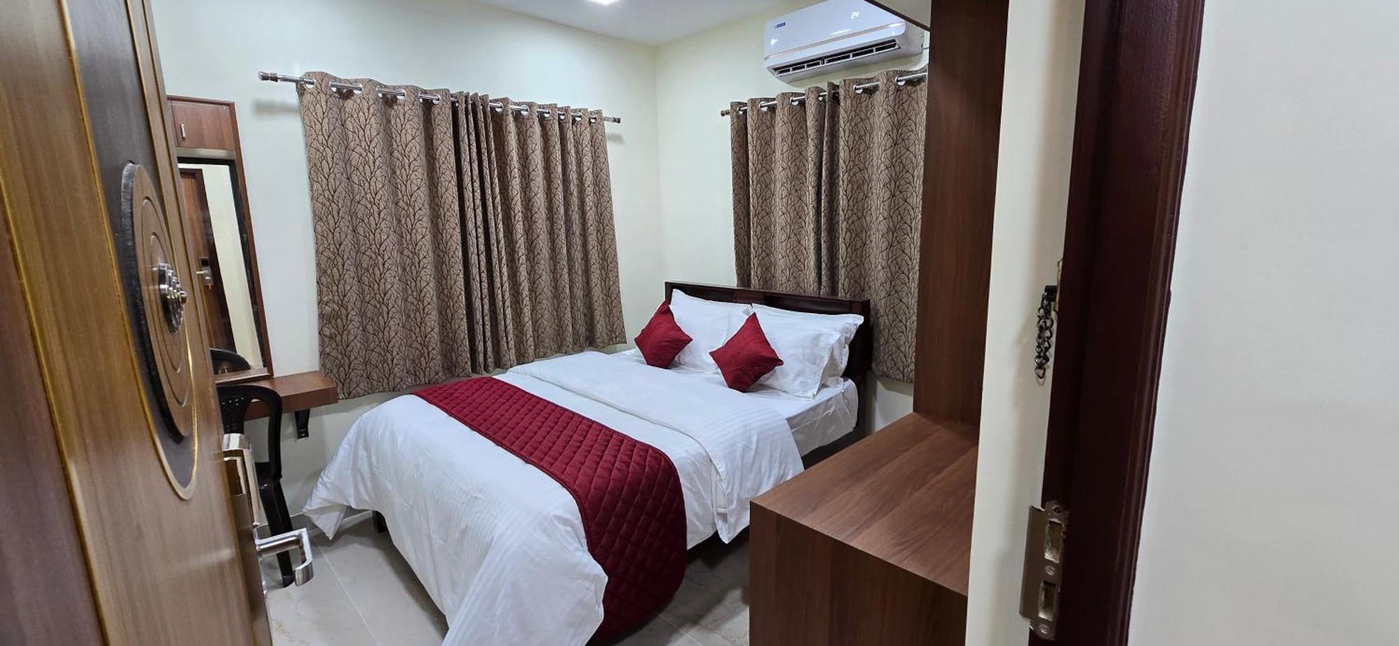 Nj Residency Near Dlf It Park, Rmz Software Park, L&t Ecc, Trade Centre & Miot * Chennai