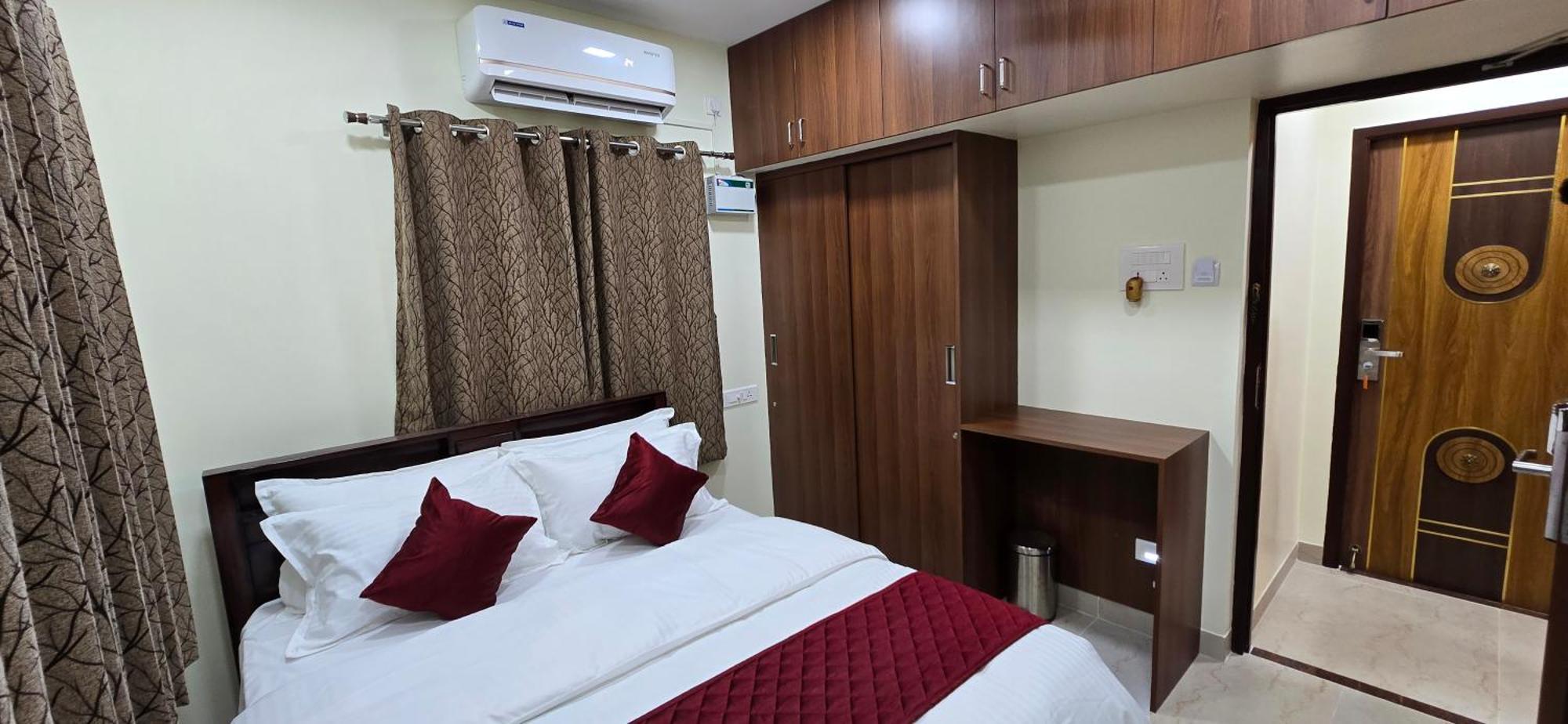 Nj Residency Near Dlf It Park, Rmz Software Park, L&t Ecc, Trade Centre & Miot *
