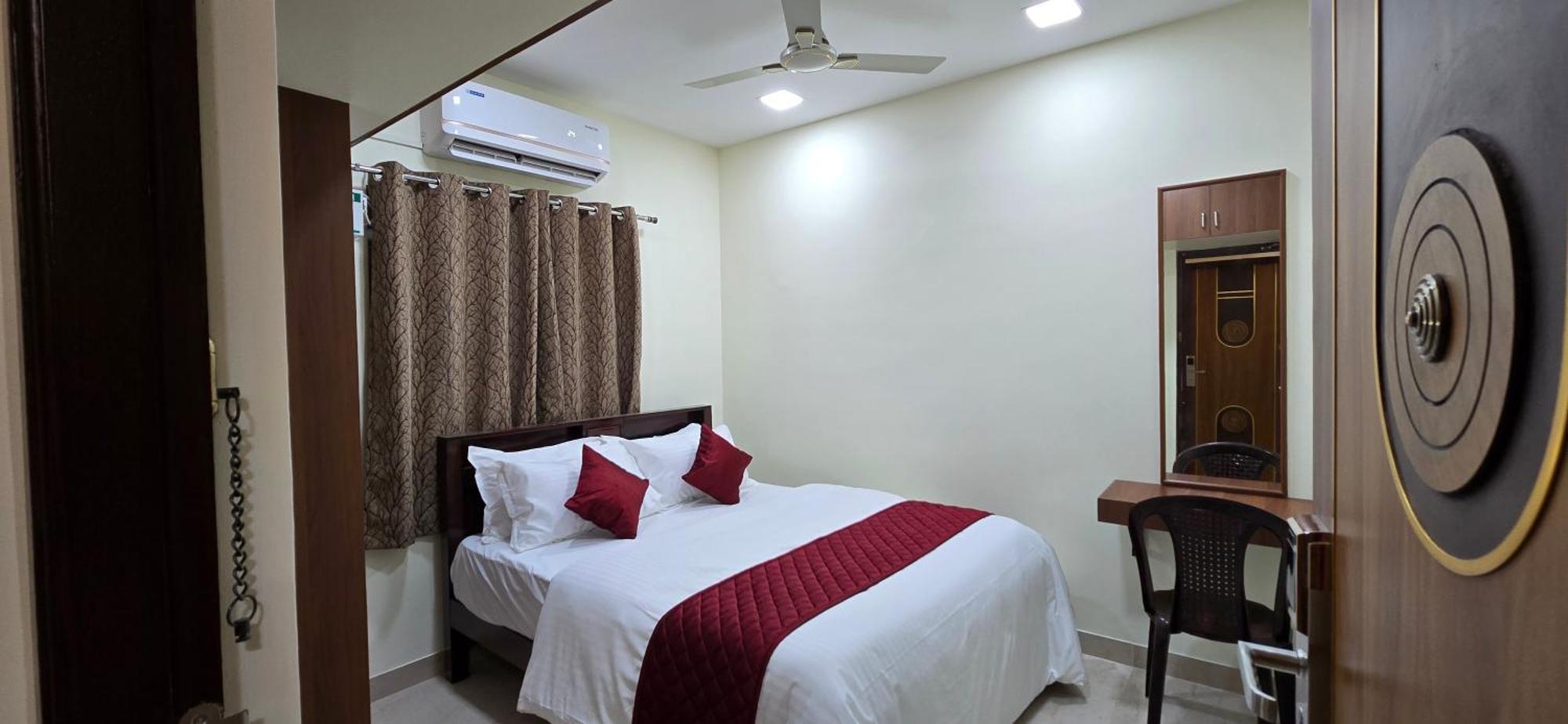 Hotel Nj Residency Near Dlf It Park, Rmz Software Park, L&t Ecc, Trade Centre & Miot